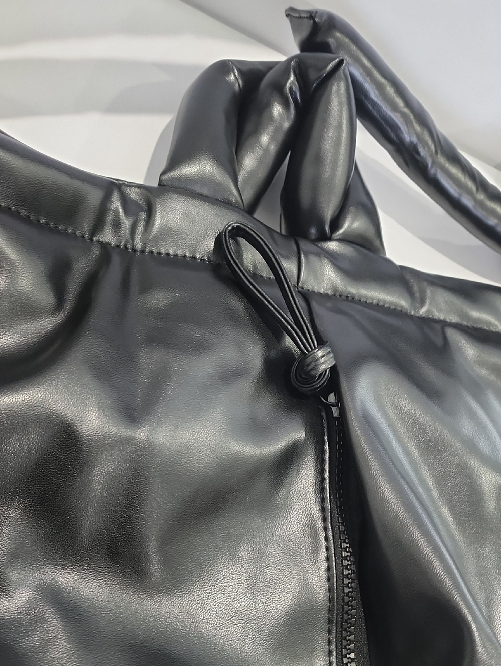 Olend Ona Vegan Leather Tote Bag - Picture 5 of 10